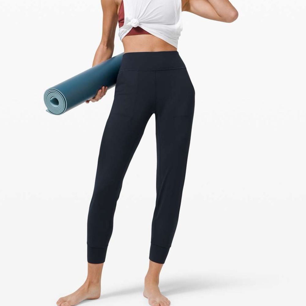 NWOT Lululemon Align Jogger Pants Navy size 8 🤩